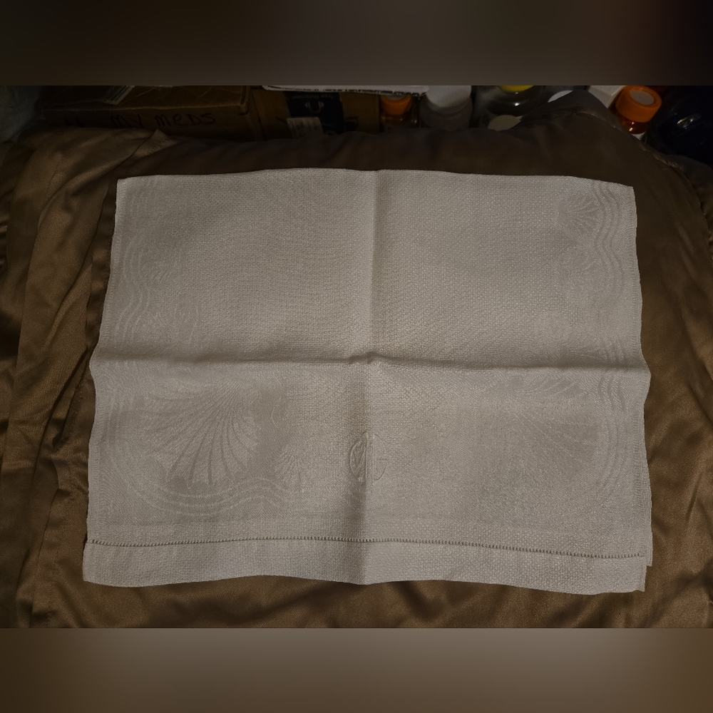 Vintage Linens Lot, Includes Linen Cloth Napkins - Picture 6 of 7